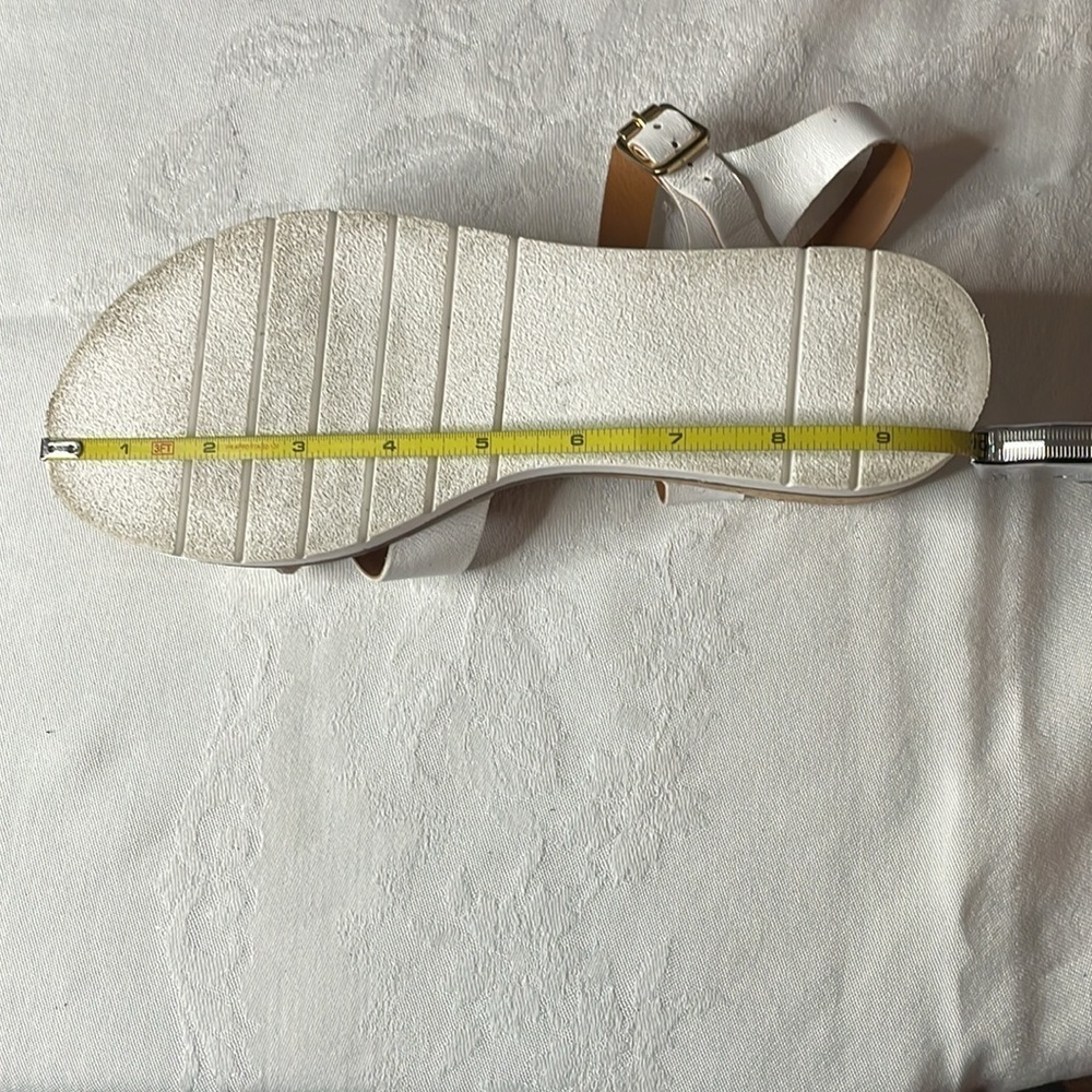 Women’s Mila Paoli Sandals - Picture 8 of 8